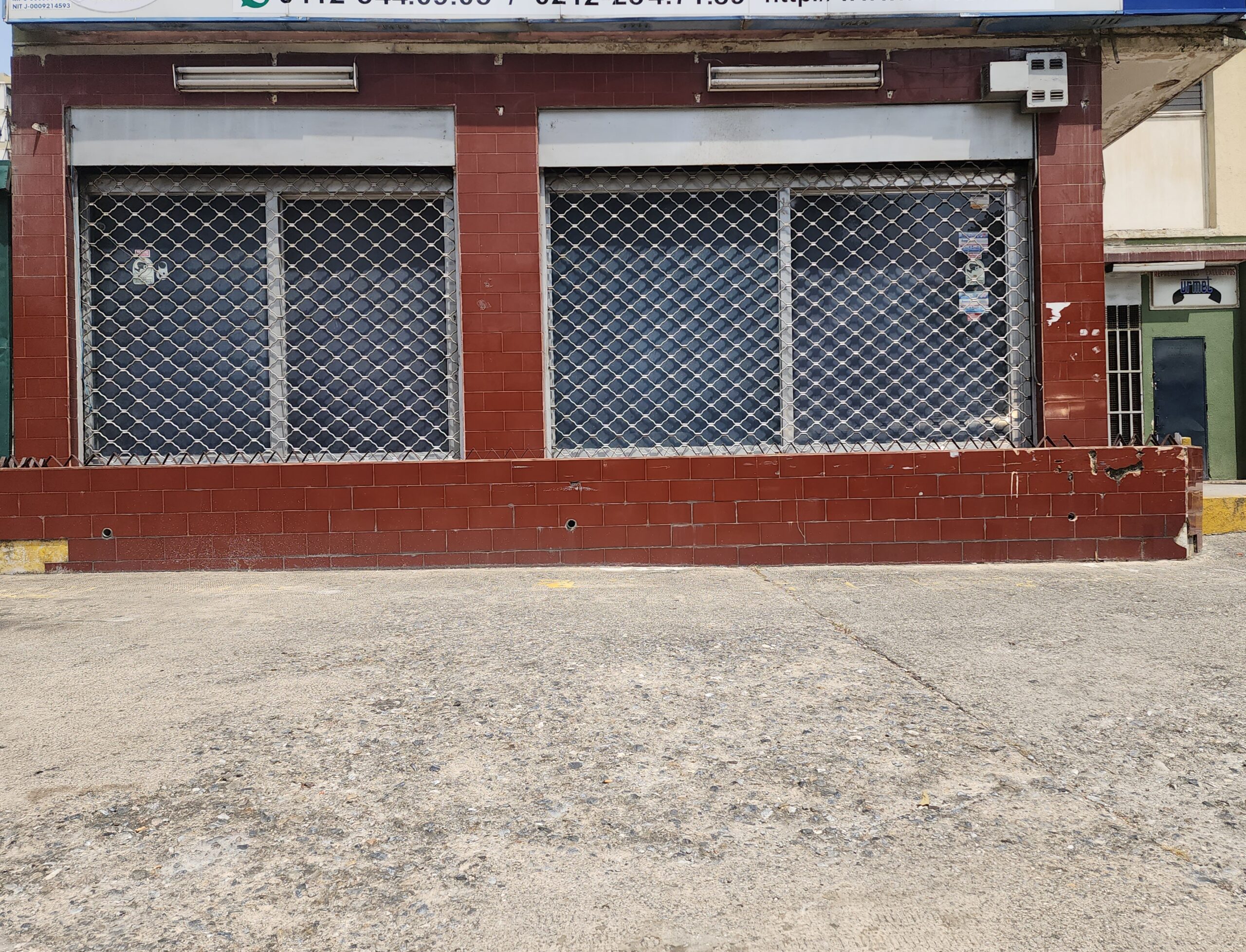 Hermoso Local Comercial de 244M2