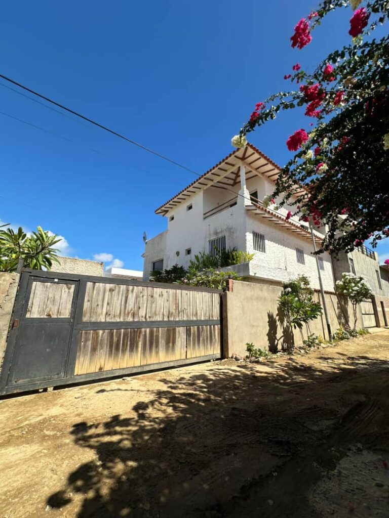 Casa En El Yaque Con 460 M2