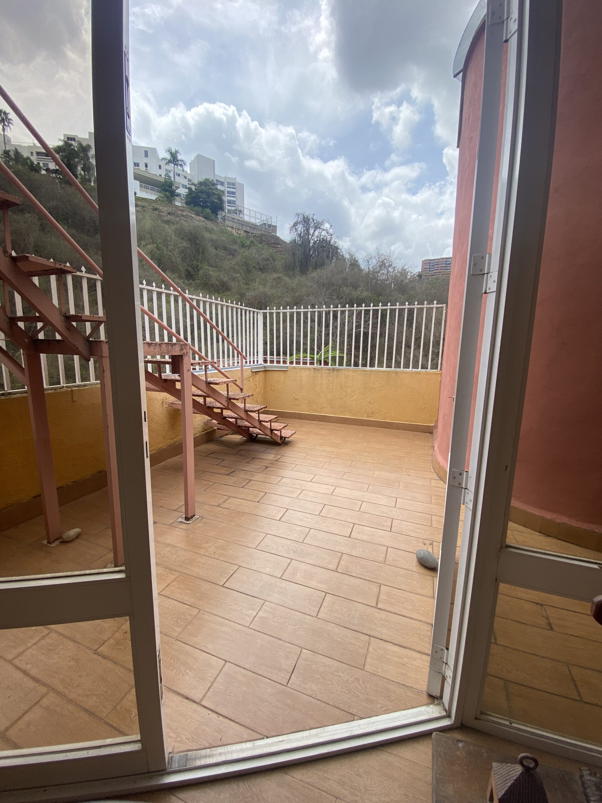 Precioso Pent House de 480M2 Parte alta Santa Rosa de Lima