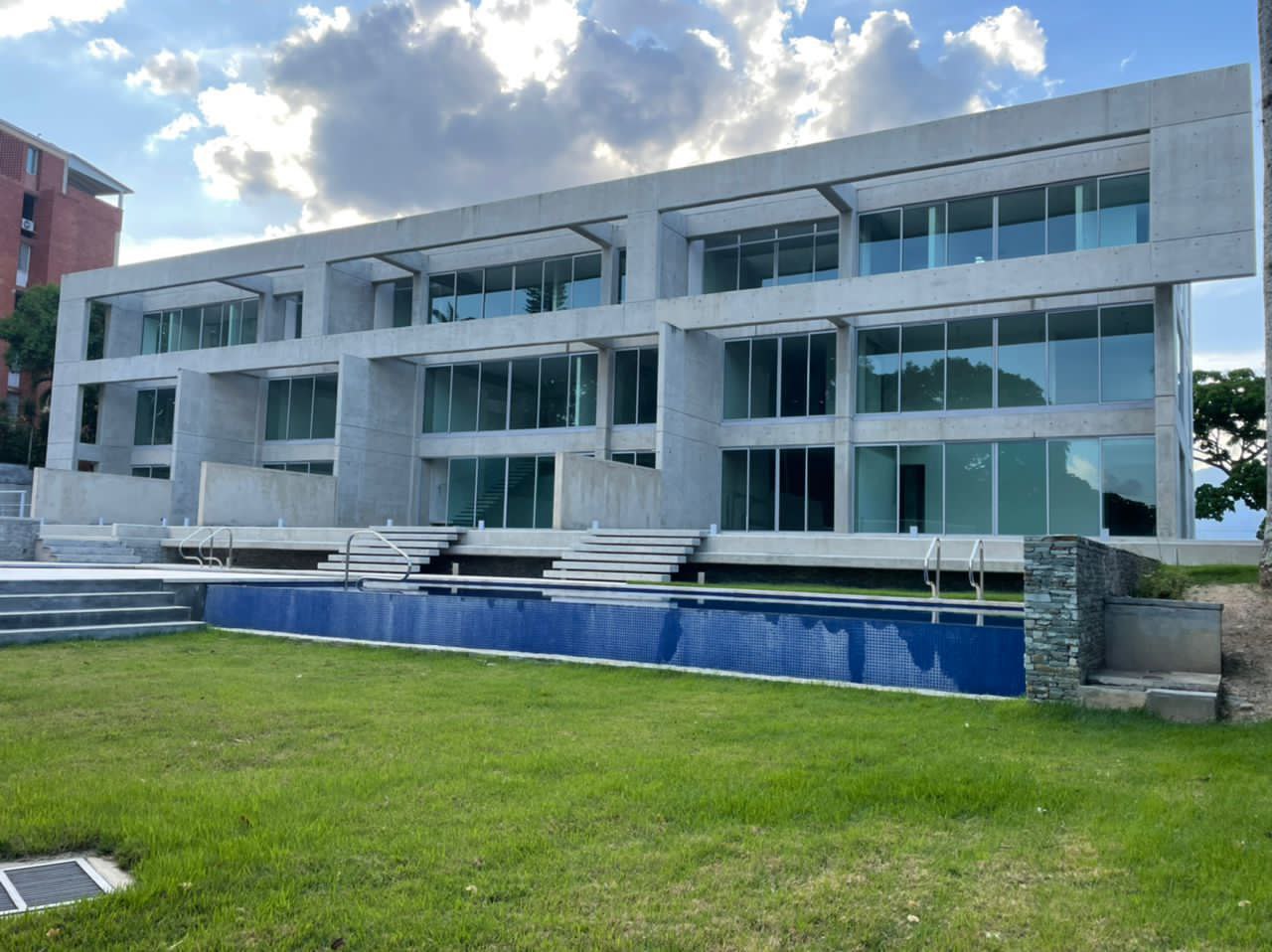 Venta de Apartamentos en Chulavista de 328.38M2 hasta 384.93M2