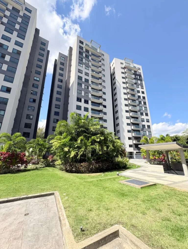 Exclusivo Apartamento con Vista al Ávila en Macaracuay – Doral Greco 210M2