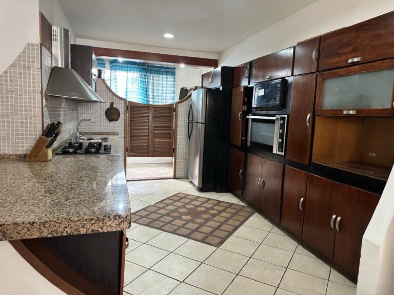 Venta de PH para remodelar en Altamira de 237M2